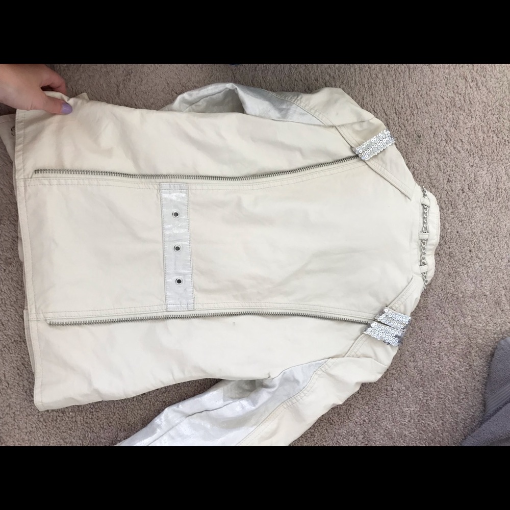 Buckle - Picture 2 of 2